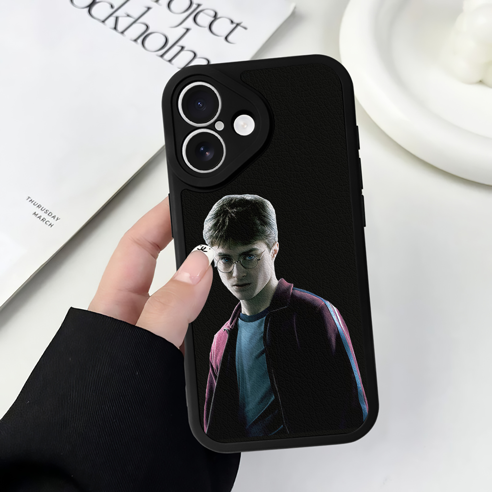 （画像用） Harry Potter ハリー・ポッターシリーズ 【iPhone 16シリーズ対応】シリコンスマホケース（レザー調） 材質：シリコン